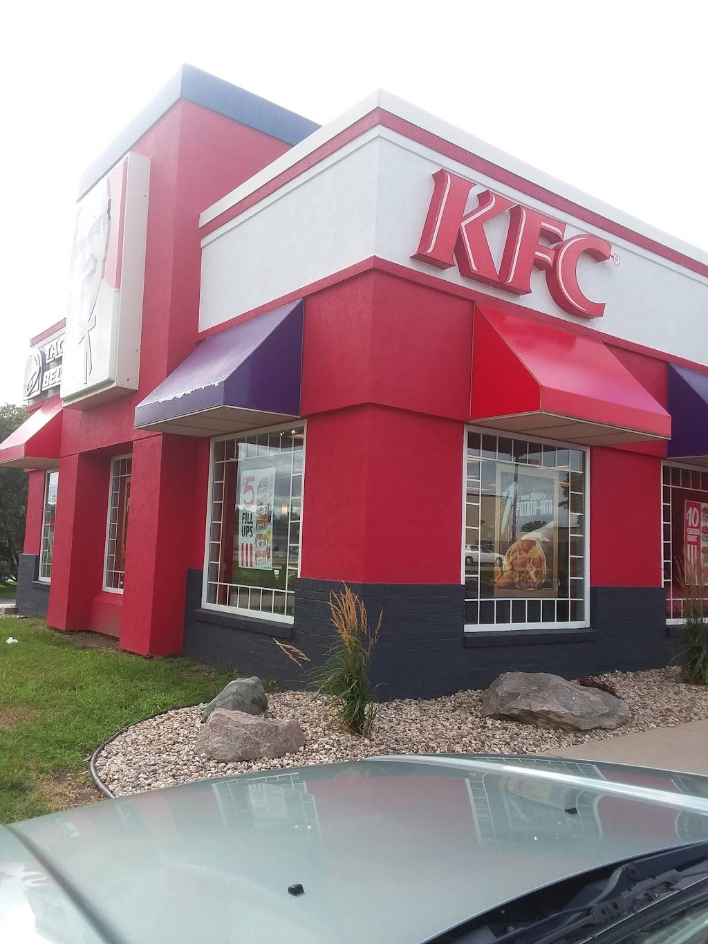 KFC | restaurant | 10 Plaza Dr, Clear Lake, IA 50428, USA | 6413576050 OR +1 641-357-6050