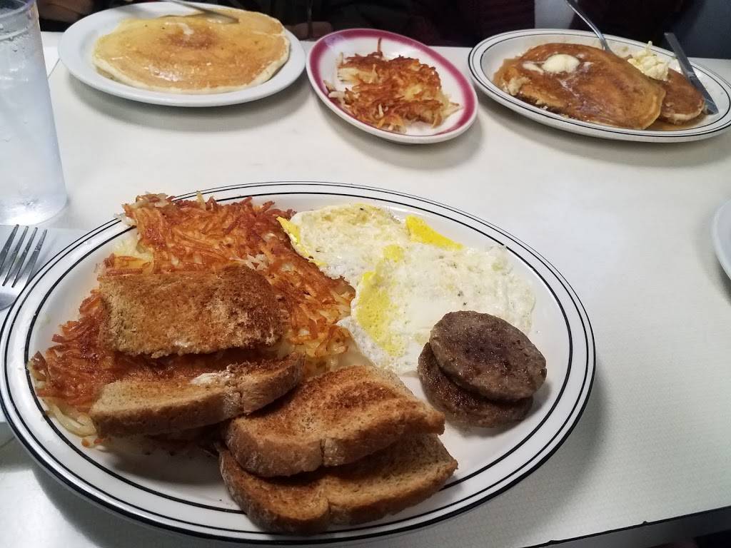 Tip Top Restaurant | restaurant | 814 W Maumee St, Adrian, MI 49221, USA | 5172658400 OR +1 517-265-8400