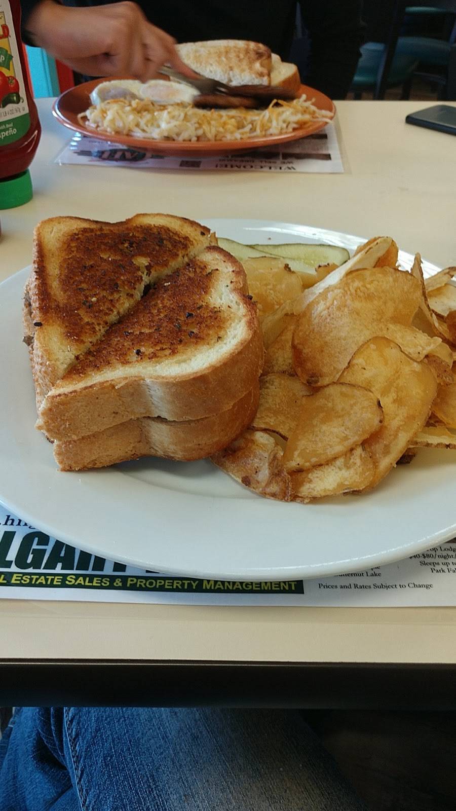 The Pal Cafe | restaurant | 229 Division St, Park Falls, WI 54552, USA | 7157622529 OR +1 715-762-2529