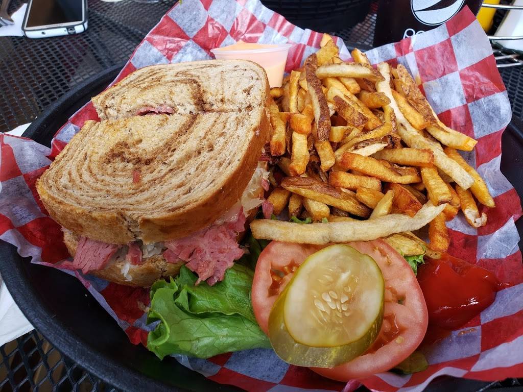 Bennys Grill | restaurant | 1770 E Pershing Rd, Decatur, IL 62526, USA | 2178757706 OR +1 217-875-7706