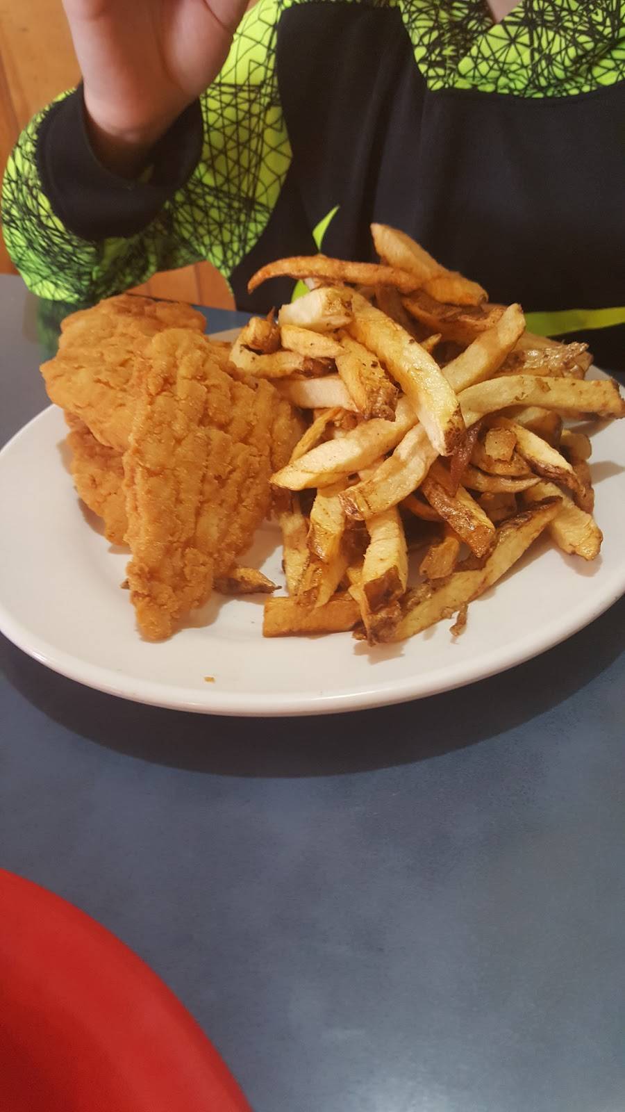 Nicks Family Restaurant | restaurant | 1916 Sherwood Rd, Kingsport, TN 37664, USA | 4232478601 OR +1 423-247-8601