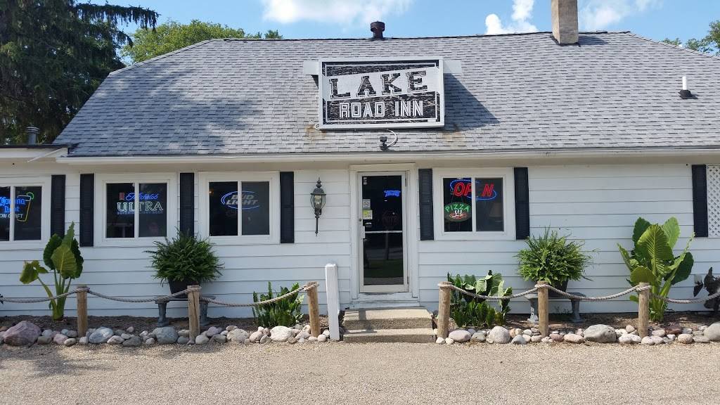 Lake Road Inn | restaurant | 25106 N 1750 East Rd, Hudson, IL 61748, USA | 3097472558 OR +1 309-747-2558