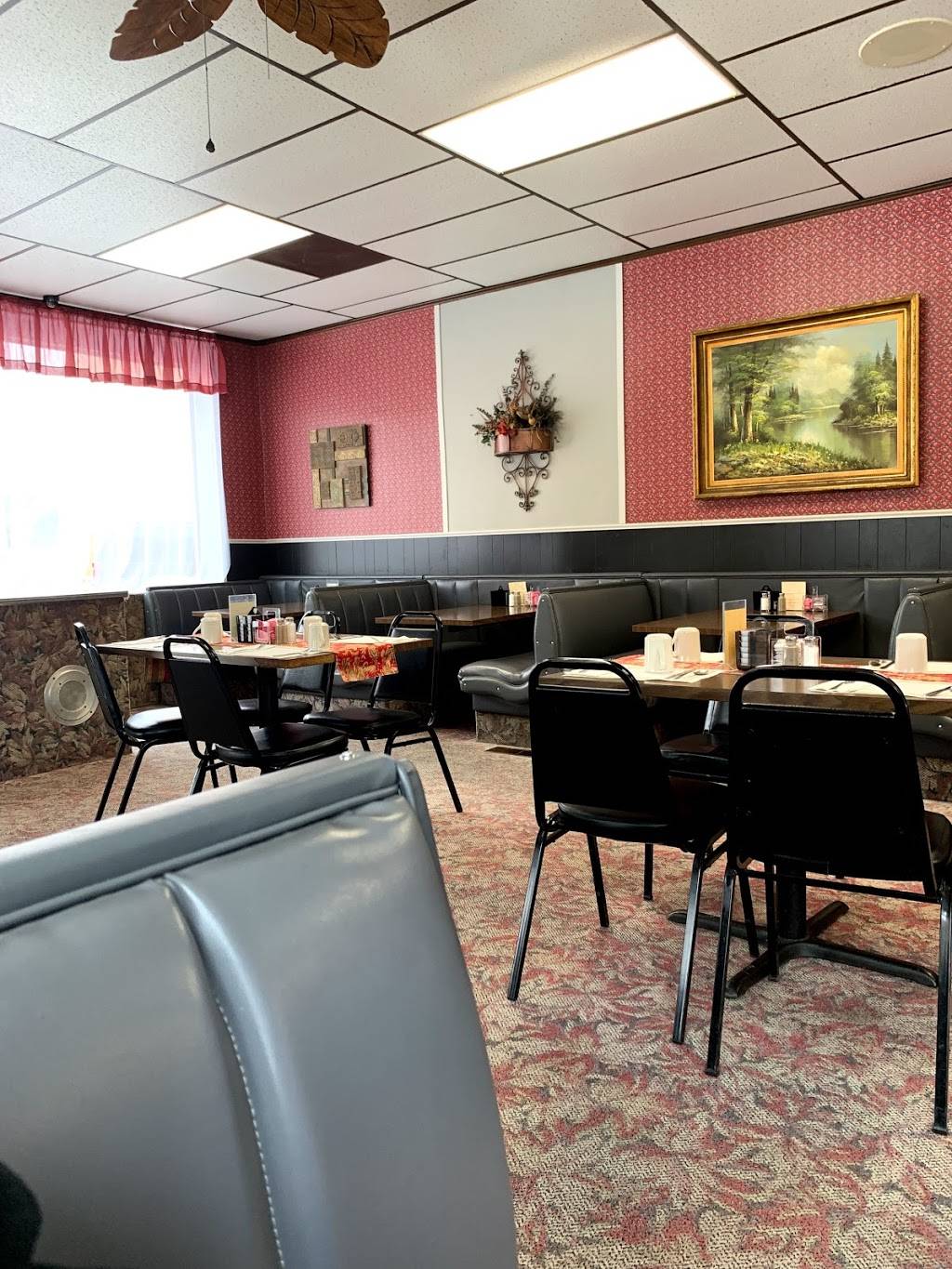 Bricks Restaurant | restaurant | 301 S Summit St, Arkansas City, KS 67005, USA | 6204425390 OR +1 620-442-5390