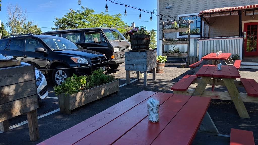 Ore Nells Barbecue | restaurant | 2 Badgers Island W, Kittery, ME 03904, USA | 2077032340 OR +1 207-703-2340