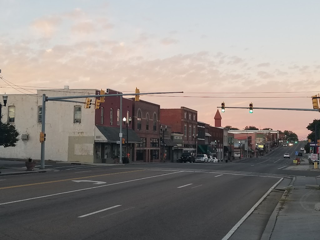 Shell | restaurant | 901 Tennessee Ave, Etowah, TN 37331, USA | 4232635926 OR +1 423-263-5926