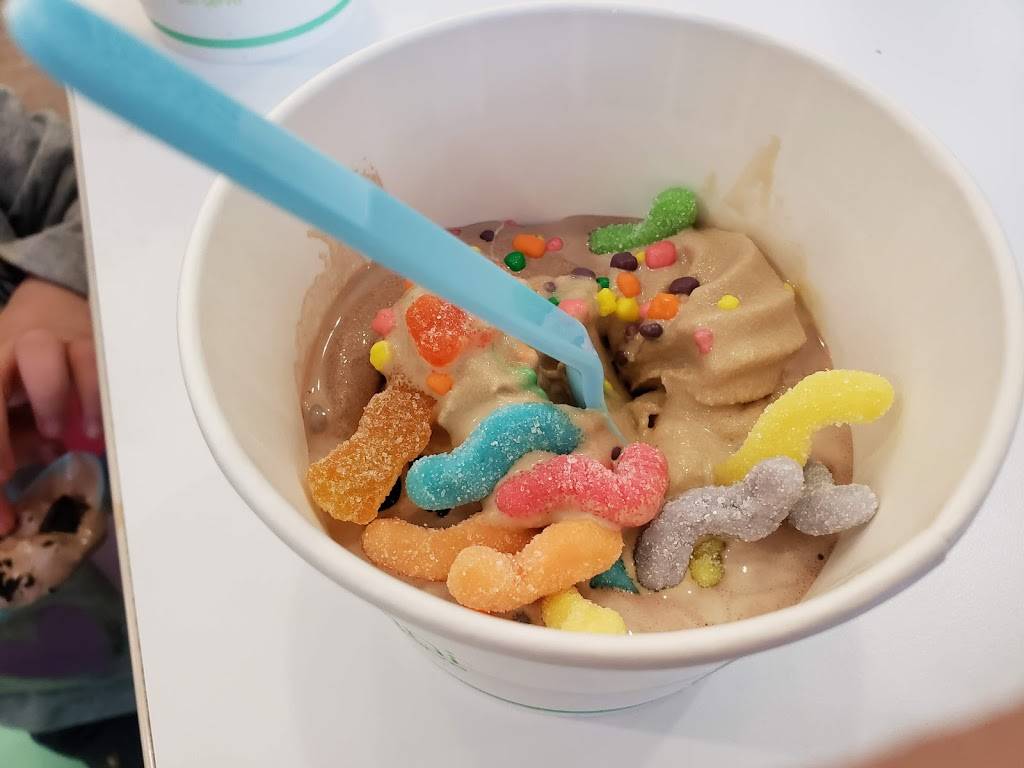 Yogurtini | meal takeaway | 207 W Maple Ave, Independence, MO 64050, USA | 8164610037 OR +1 816-461-0037