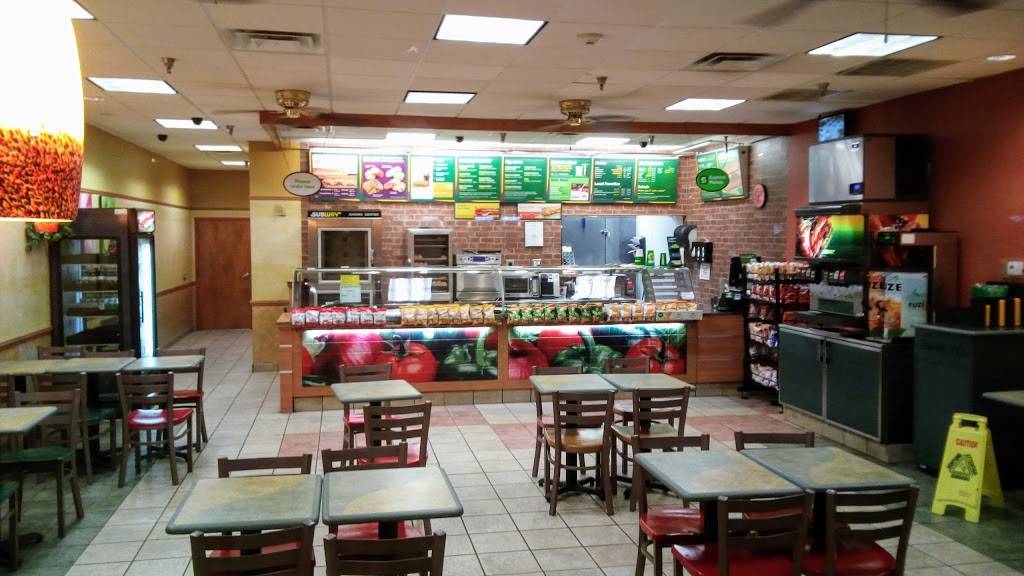 Subway | meal takeaway | 105 S Parker St, Olathe, KS 66061, USA | 9137910101 OR +1 913-791-0101