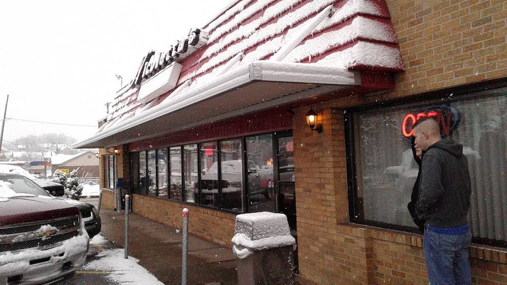 Nicolettas Family Restaurant | restaurant | 1700 8th Ave, Altoona, PA 16602, USA | 8149464463 OR +1 814-946-4463