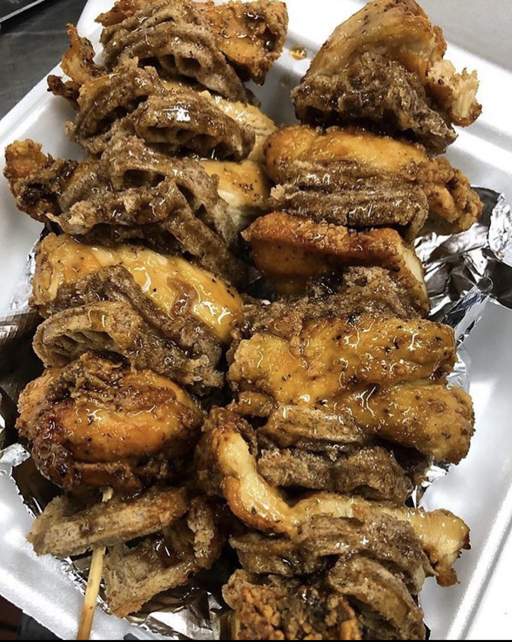 Twan Jones Fine Dining | restaurant | 4793 Turney Rd, Garfield Heights, OH 44125, USA | 2167549970 OR +1 216-754-9970