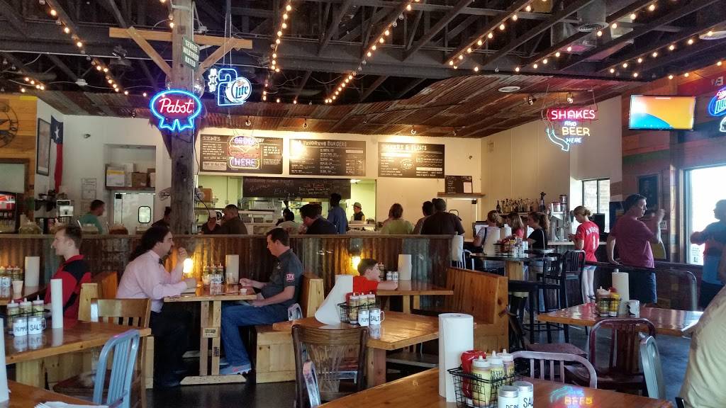 Twisted Root Burger Co | restaurant | 101 S Oak St, Roanoke, TX 76262, USA | 8174906628 OR +1 817-490-6628