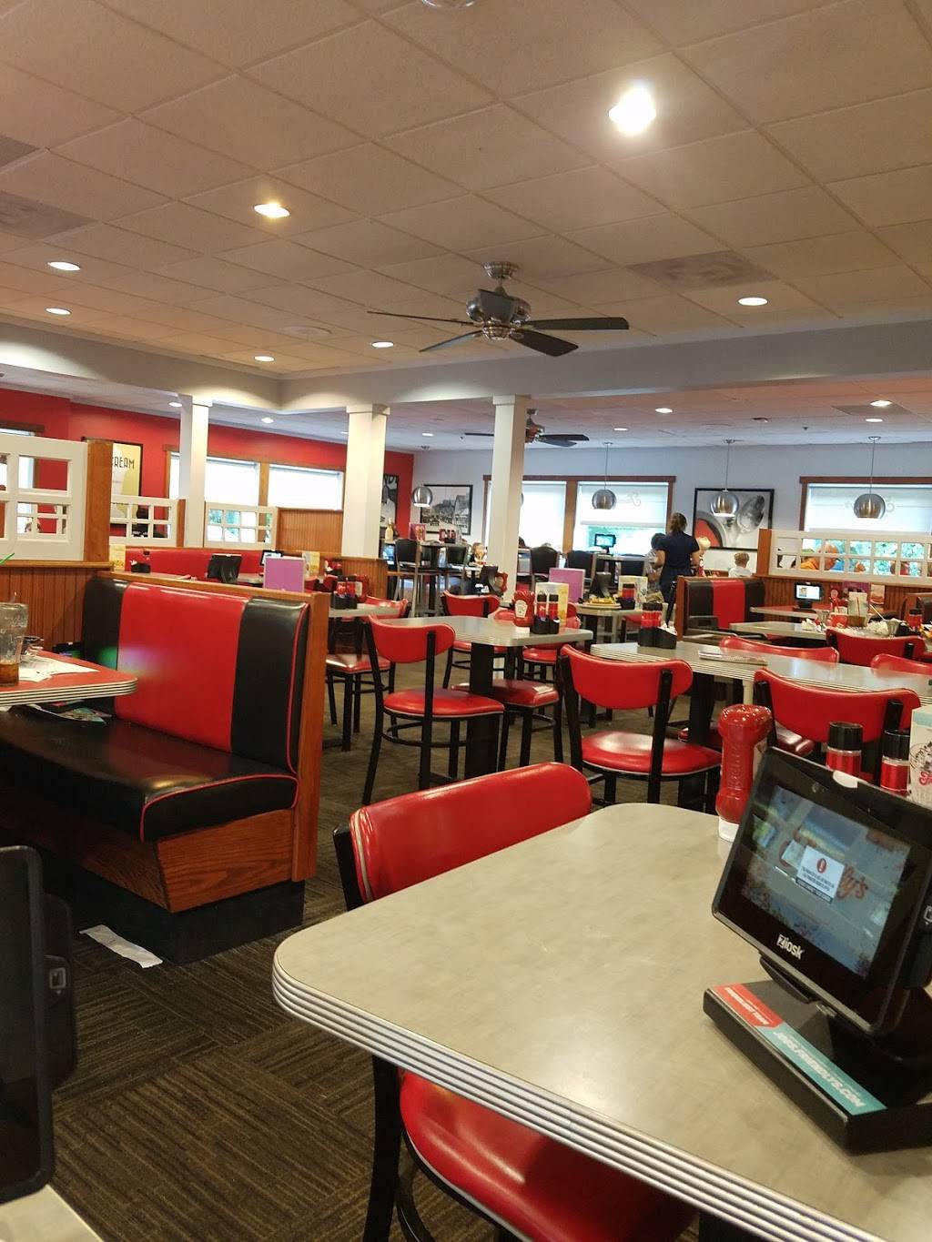 Friendlys | restaurant | 40 Bedford St, Middleborough, MA 02346, USA | 5089473900 OR +1 508-947-3900