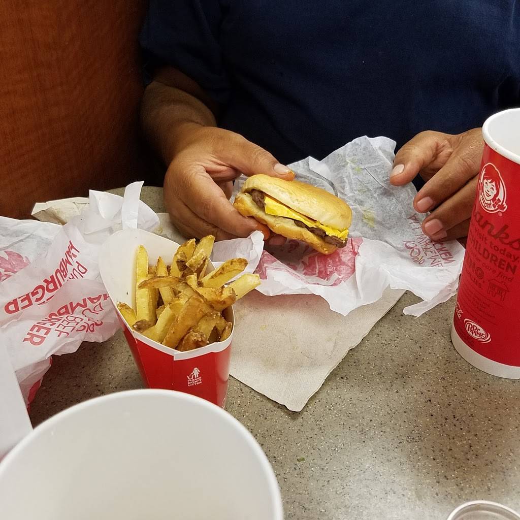 Wendys | restaurant | 21548 FM471, Natalia, TX 78059, USA | 8306639997 OR +1 830-663-9997