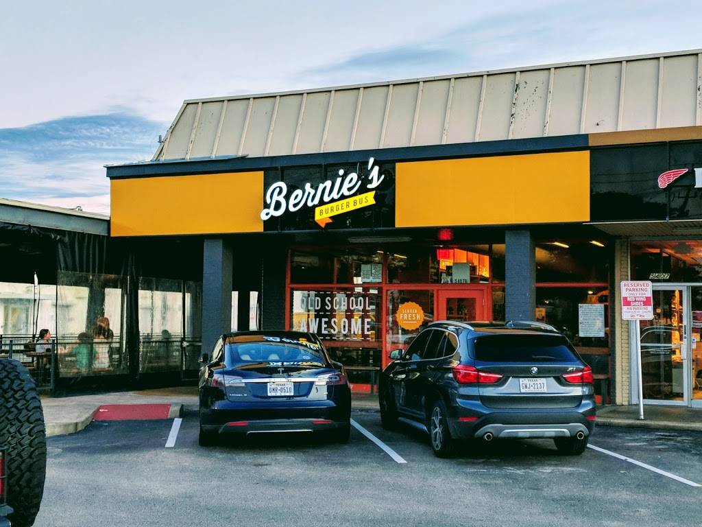 Bernies Burger Bus | restaurant | 5407 Bellaire Blvd, Bellaire, TX 77401, USA | 7133499400 OR +1 713-349-9400