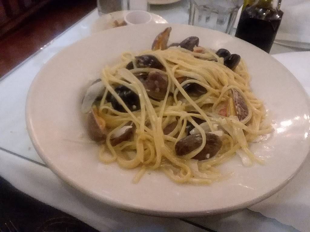 Caps Oak Street Bar & Grill | restaurant | 144 Oak St, Brentwood, CA 94513, USA | 9256341025 OR +1 925-634-1025