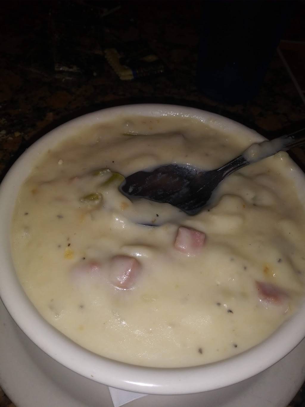 The Carriage Restaurant & Lounge | restaurant | 1334 12th Ave, Longview, WA 98632, USA | 3604258545 OR +1 360-425-8545