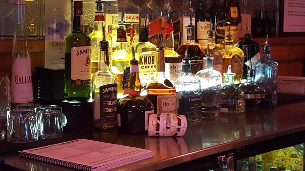 Outback Steakhouse | restaurant | 127 W Tiverton Way, Lexington, KY 40503, USA | 8592726283 OR +1 859-272-6283