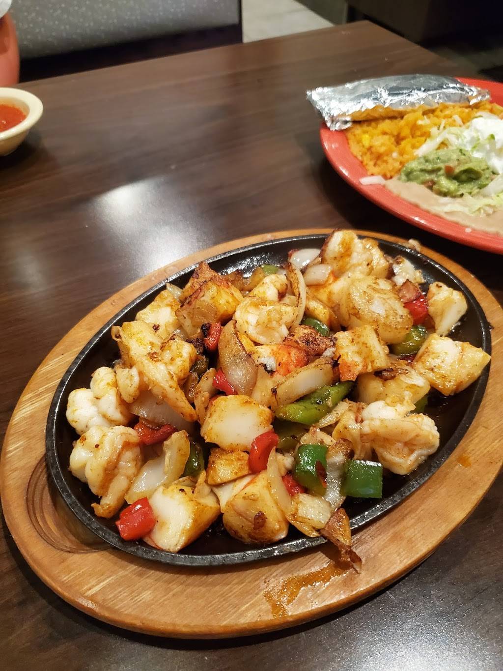 Avocados Grill | restaurant | 200 N 23rd St, Paragould, AR 72450, USA | 8702364677 OR +1 870-236-4677