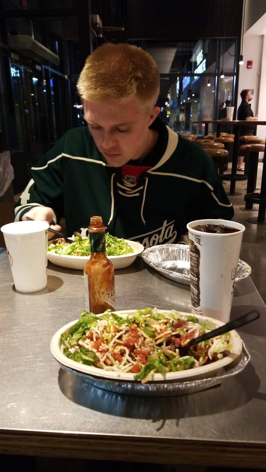 Chipotle Mexican Grill | restaurant | 4444 1st Ave NE Suite 538, Cedar Rapids, IA 52402, USA | 3193934025 OR +1 319-393-4025