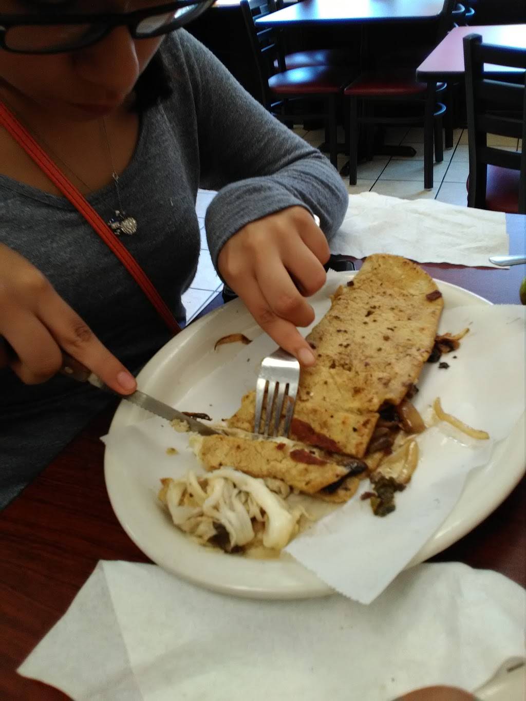 Yolis Tacos | restaurant | 2640 W Chicago Ave, Chicago, IL 60622, USA | 8728024544 OR +1 872-802-4544