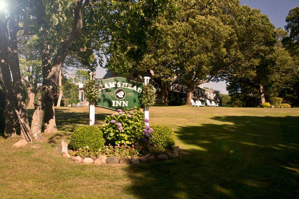 Rams Head Inn | restaurant | 108 S Ram Island Dr, Shelter Island Heights, NY 11965, USA | 6317490811 OR +1 631-749-0811