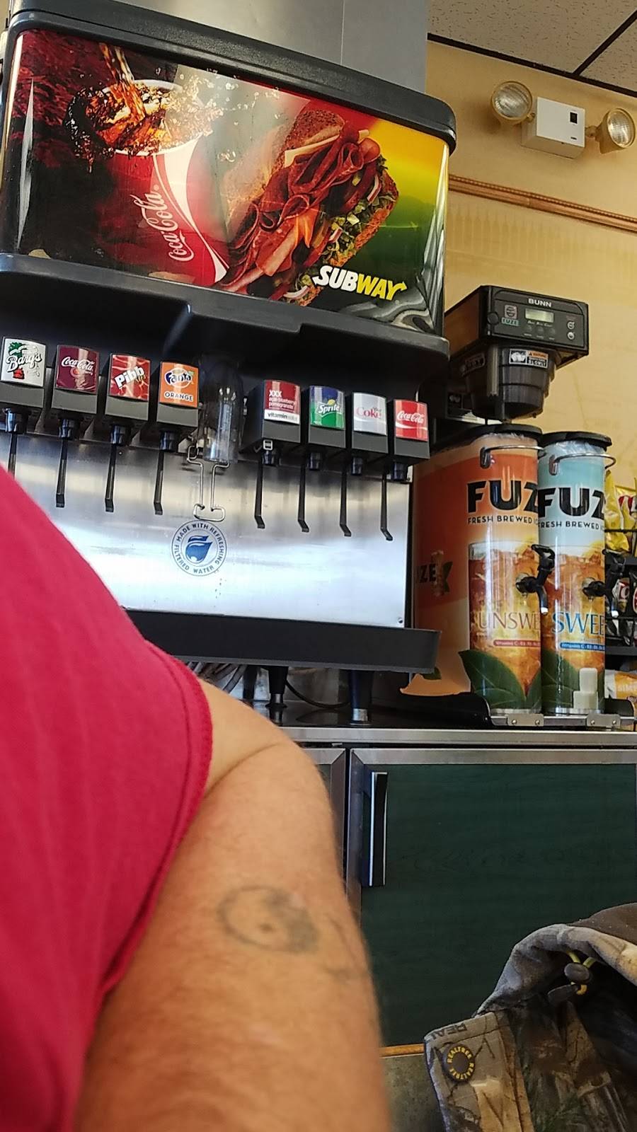 Subway | restaurant | 1220 N State Rd, Flora, IL 62839, USA | 6186627900 OR +1 618-662-7900