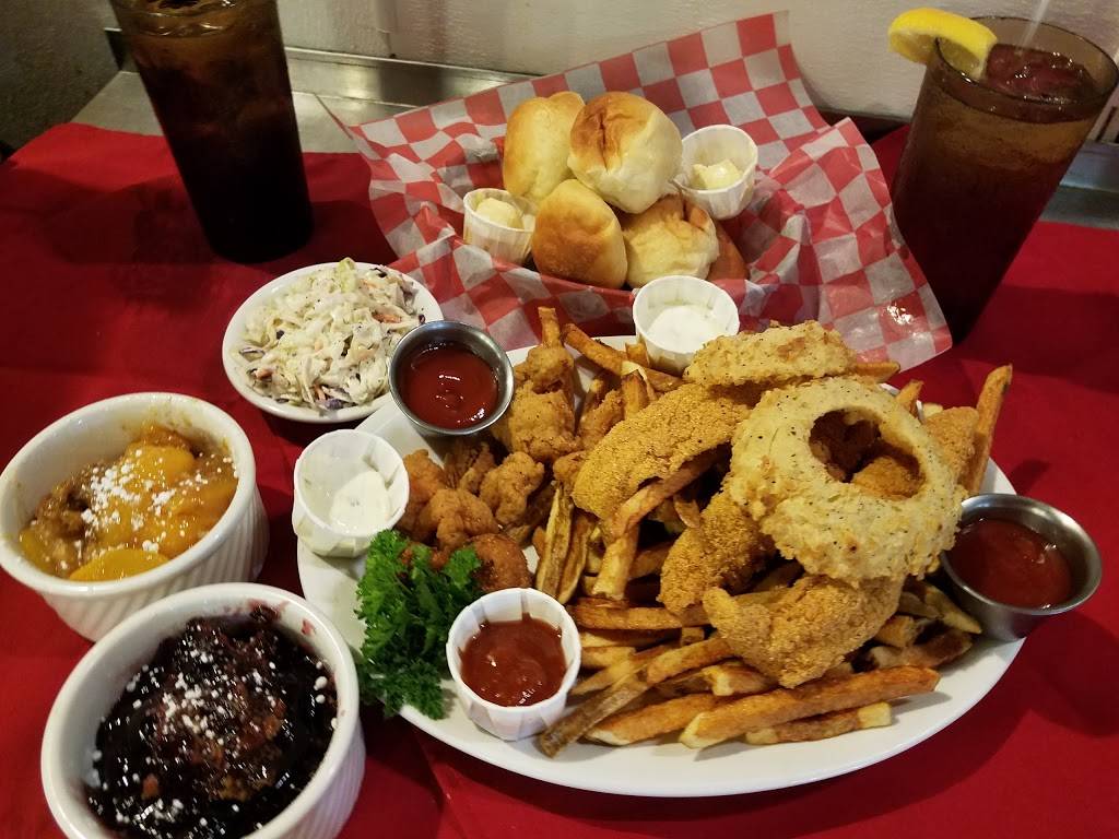 Longhorn Grill | restaurant | 1315 W Panola St, Carthage, TX 75633, USA | 9032657333 OR +1 903-265-7333