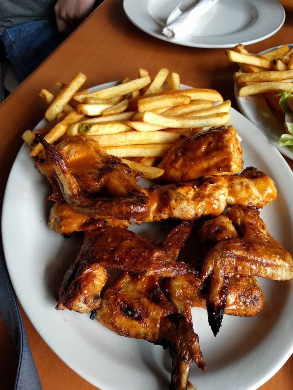 Sizzloz Flame Grilled Chicken - Tenth Line | restaurant | 5606 Tenth Line W, Mississauga, ON L5M 7L9, Canada | 9057069260 OR +1 905-706-9260