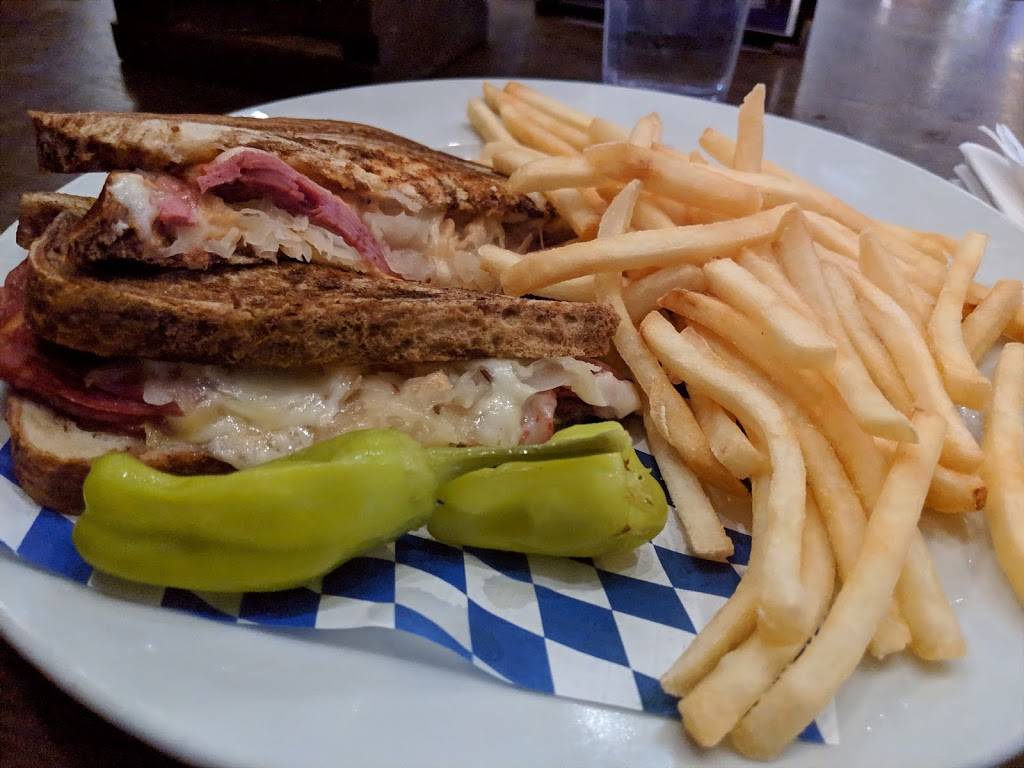 Hofbräuhaus Chicago | restaurant | 5500 Park Pl, Rosemont, IL 60018, USA | 8476712739 OR +1 847-671-2739