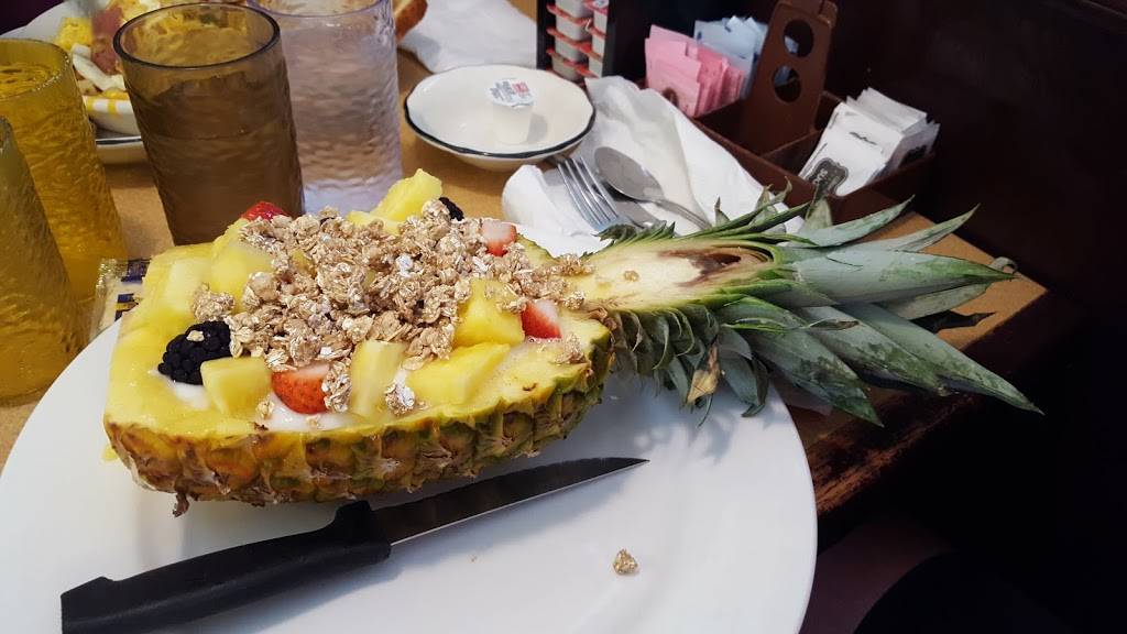 Red Apple Inn | restaurant | 1019 8th St, Monroe, WI 53566, USA | 6083256130 OR +1 608-325-6130