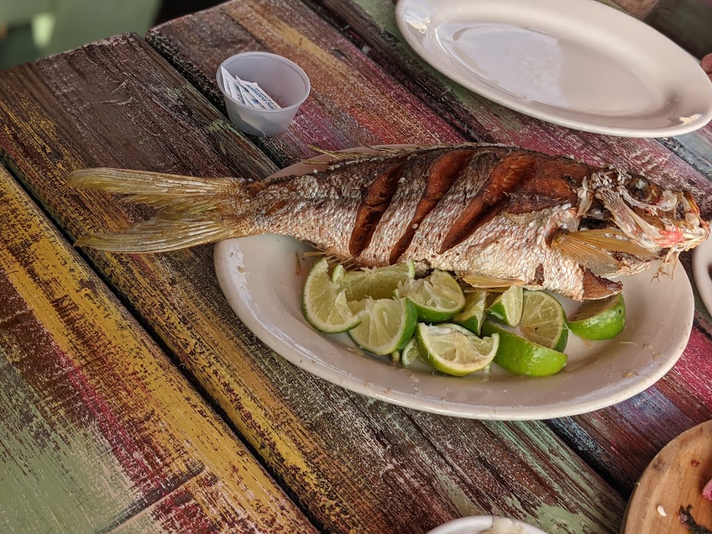 Garcias Seafood Grille & Fish Market | restaurant | 398 NW N River Dr, Miami, FL 33128, USA | 3053750765 OR +1 305-375-0765