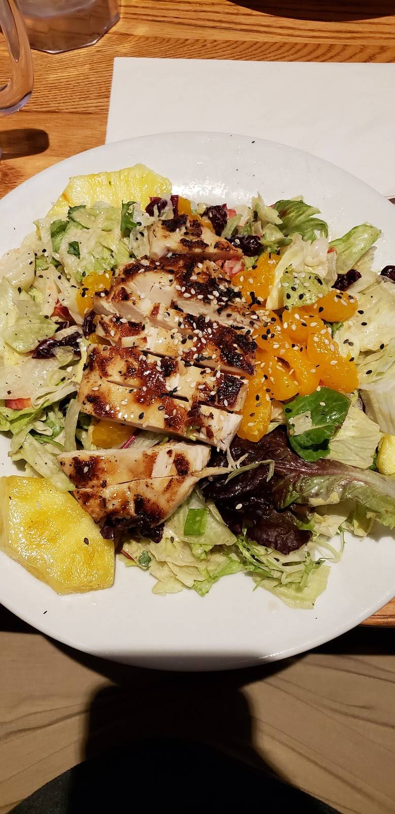 Chilis Grill & Bar | meal takeaway | 1752 E Market St, Harrisonburg, VA 22801, USA | 5405641142 OR +1 540-564-1142