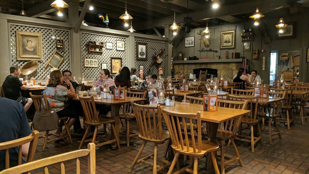 Cracker Barrel Old Country Store | restaurant | 6330 N Interstate 35, San Antonio, TX 78218, USA | 2105998080 OR +1 210-599-8080