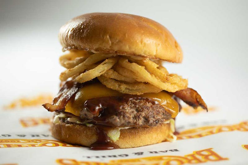 Brothers Bar & Grill | restaurant | 1213 N Water St, Milwaukee, WI 53202, USA | 4142241690 OR +1 414-224-1690