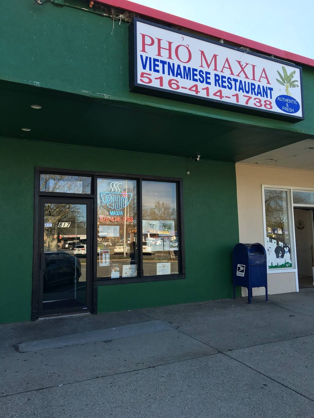 Pho Maxia | restaurant | 817 Carman Ave, Westbury, NY 11590, USA | 5164141738 OR +1 516-414-1738