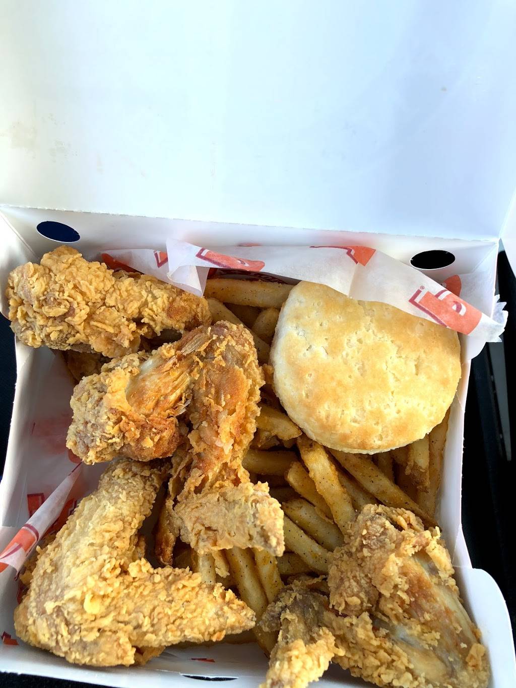 Popeyes Louisiana Kitchen | restaurant | 2440 Grant Ave, Philadelphia, PA 19114, USA | 2156763400 OR +1 215-676-3400