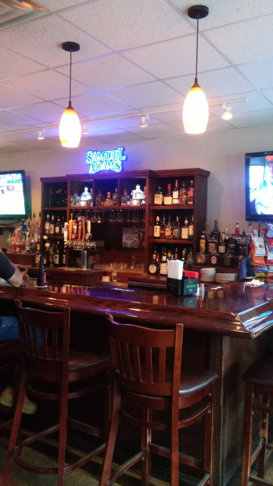 Stateline Pizza | restaurant | 340 N Elm St, Canaan, CT 06018, USA | 8608241554 OR +1 860-824-1554