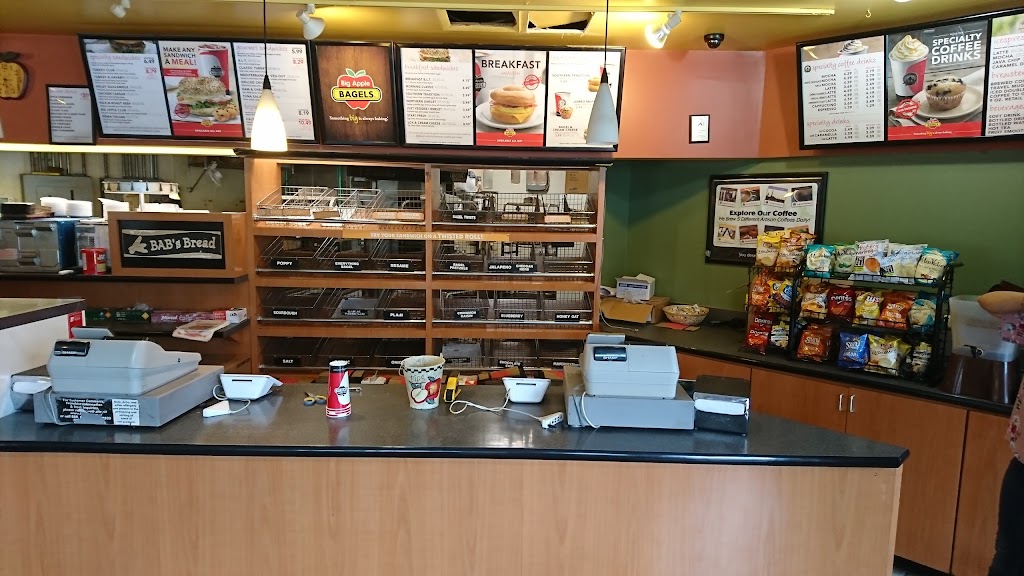 Big Apple Bagels | bakery | 7157 Beechmont Ave, Cincinnati, OH 45230, USA | 5132329900 OR +1 513-232-9900