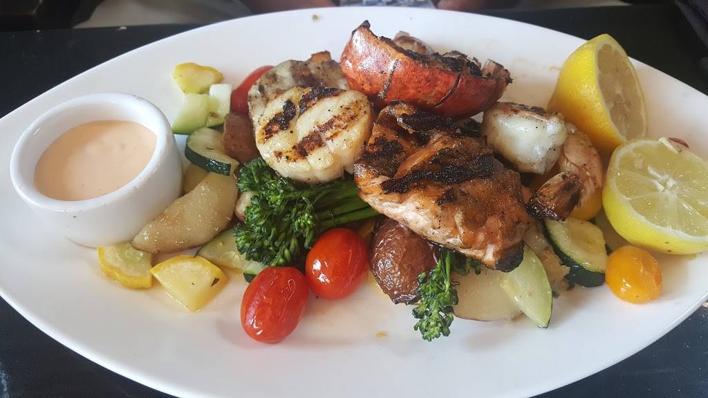 Oystercatchers | restaurant | 2900 Bayport Dr, Tampa, FL 33607, USA | 8132076815 OR +1 813-207-6815