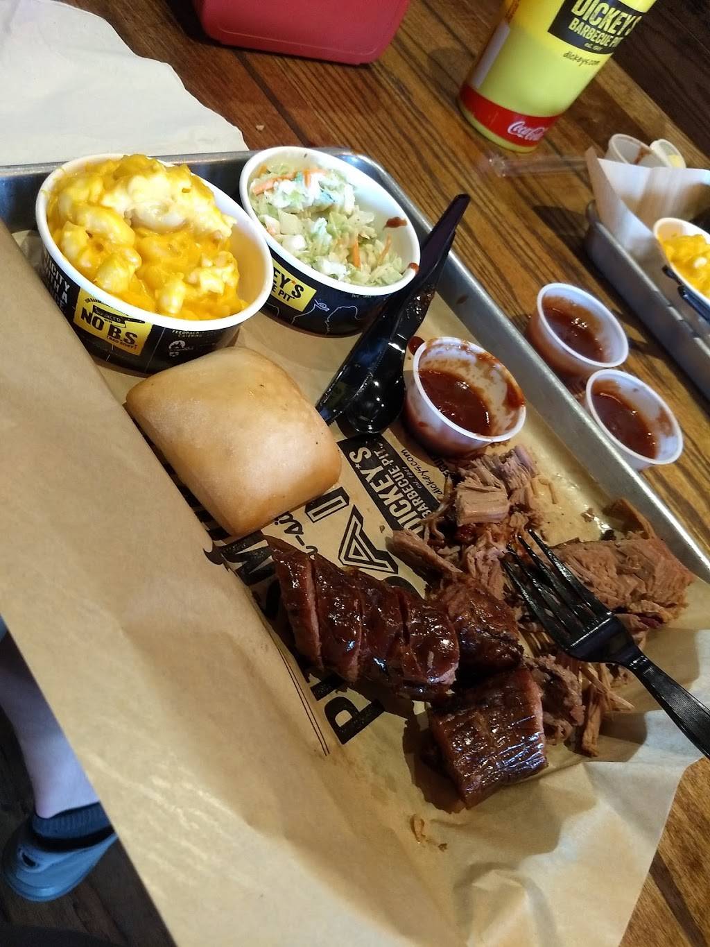 Dickeys Barbecue Pit | restaurant | 3716 Liberty St, Erie, PA 16508, USA | 8148684227 OR +1 814-868-4227