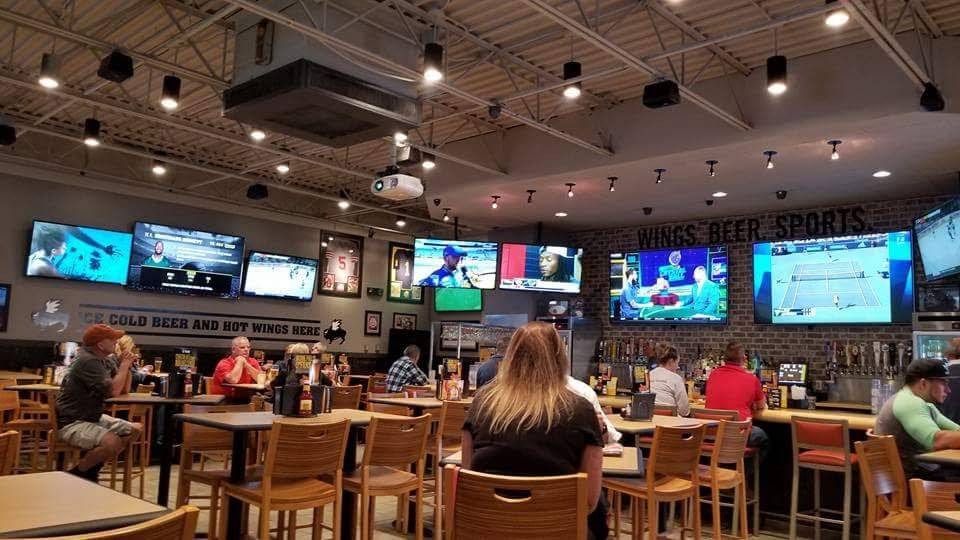 Buffalo Wild Wings | restaurant | 2313 W Main St, Troy, OH 45373, USA | 9374409016 OR +1 937-440-9016