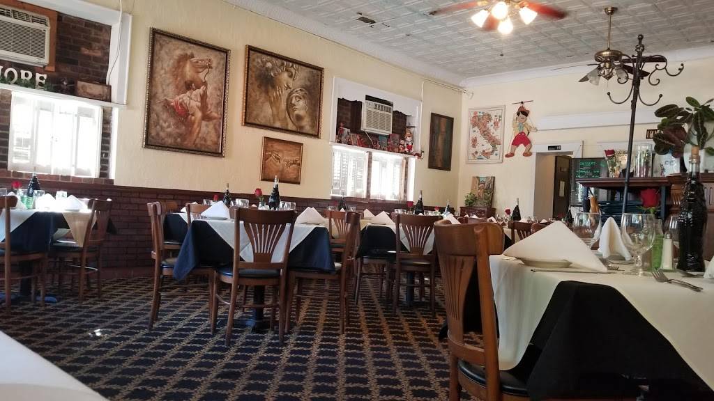 Pinocchios Italian Restaurant and Wine Store | restaurant | 518 Salisbury Ave, Spencer, NC 28159, USA | 7046368891 OR +1 704-636-8891