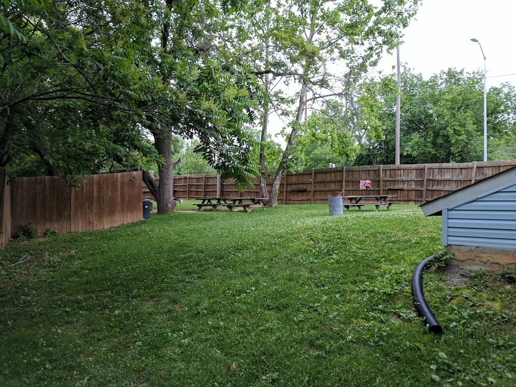 Shuffles Bar & Grill | restaurant | 5309 East Dr, Arbutus, MD 21227, USA | 4432978962 OR +1 443-297-8962