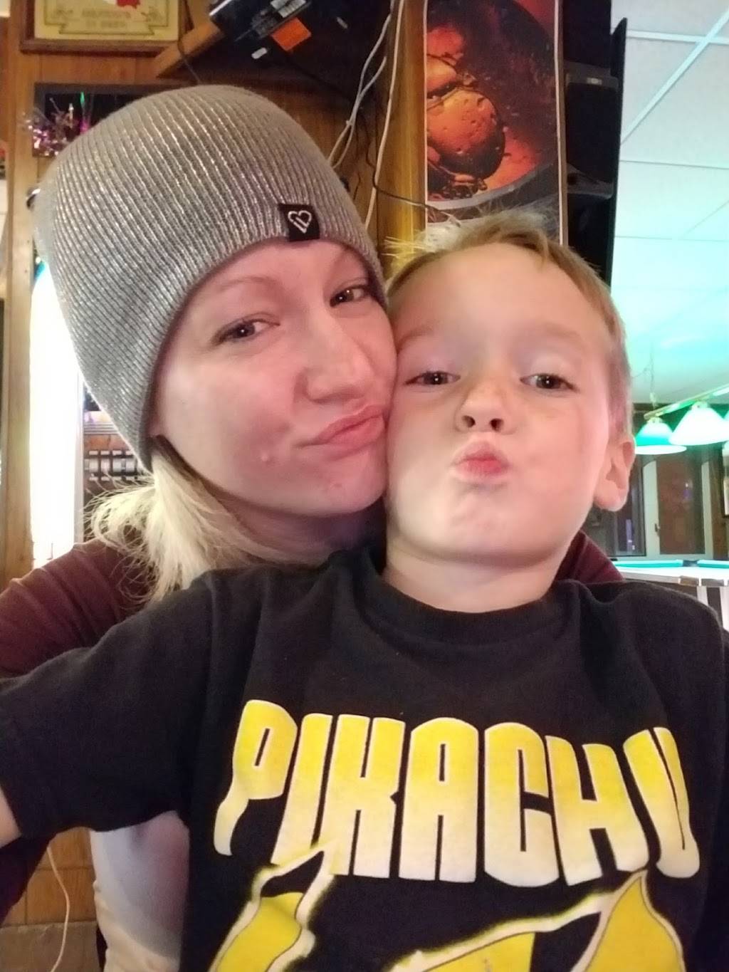 Hillcrest Bar & Grill | restaurant | 29200 E Chicago Rd, Sturgis, MI 49091, USA | 2696593756 OR +1 269-659-3756