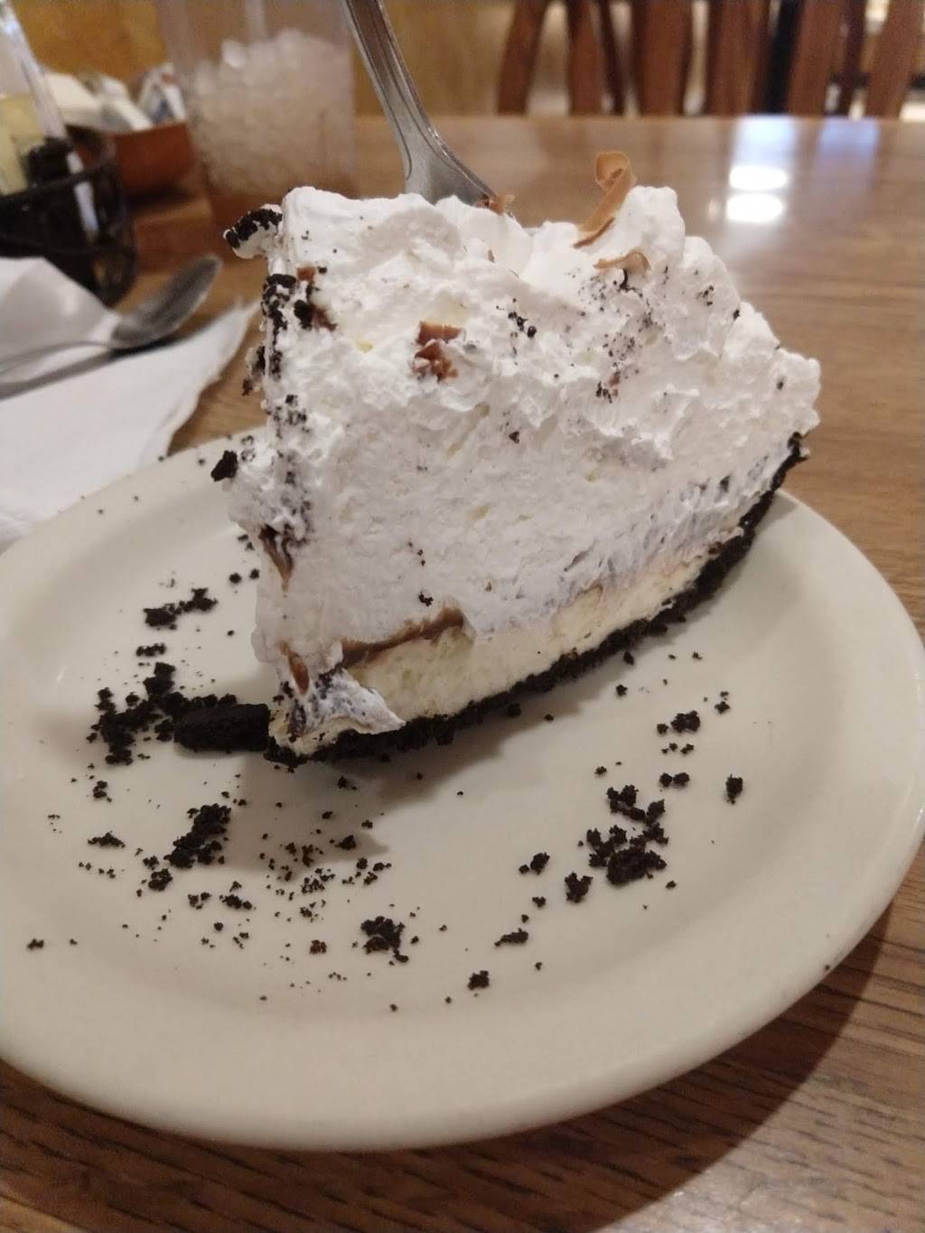 Busy Corner | restaurant | 302 Eureka St, Goodfield, IL 61742, USA | 3099652361 OR +1 309-965-2361