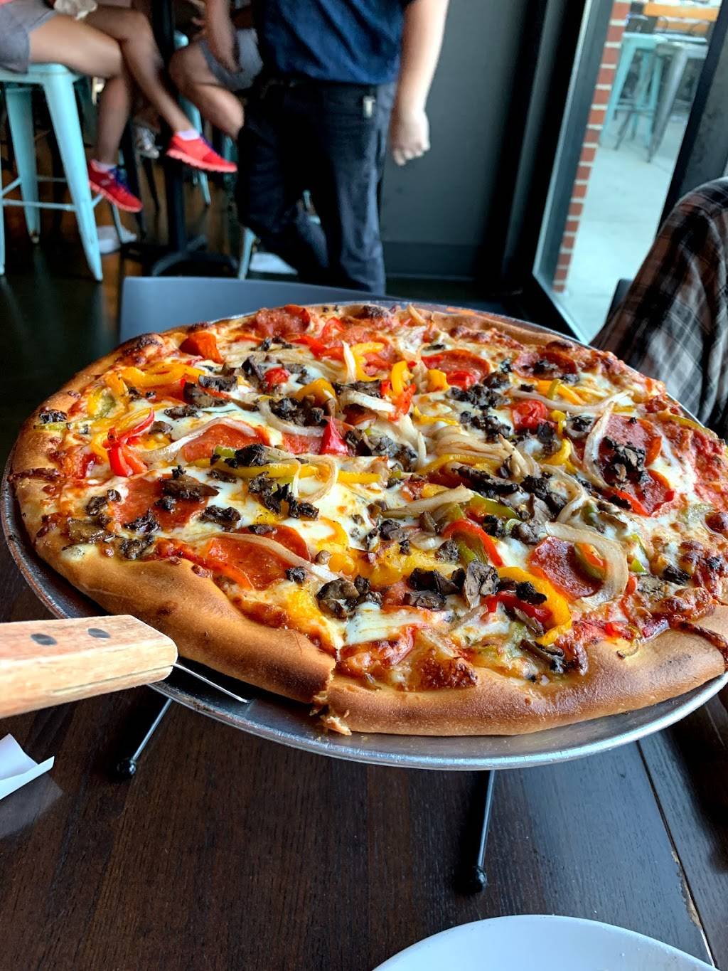 Martin City Brewing Company Pizza & Taproom - Mission Farms | restaurant | 4000 Indian Creek Pkwy, Overland Park, KS 66206, USA | 9133874344 OR +1 913-387-4344