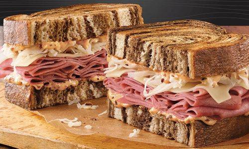 Beer Sellar | restaurant | 301 Riverboat Row, Newport, KY 41071, USA | 8594316969 OR +1 859-431-6969