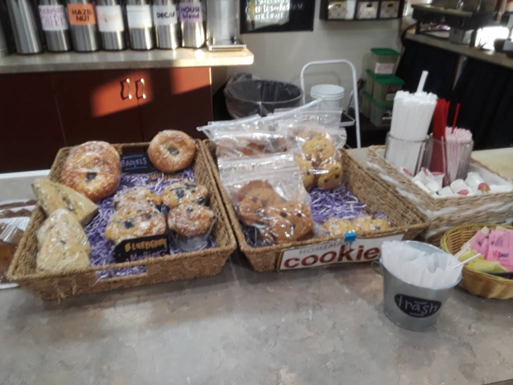 Charleys Deli & Grille | cafe | 16873 Haggerty Rd, Northville, MI 48168, USA | 7344201600 OR +1 734-420-1600