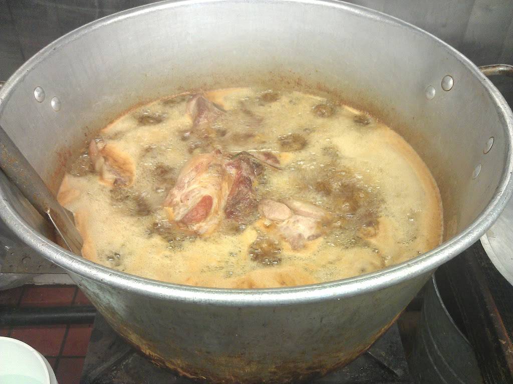 El Tio Carnitas | restaurant | 1903 N Long Beach Blvd, Compton, CA 90221, USA | 3104938126 OR +1 310-493-8126