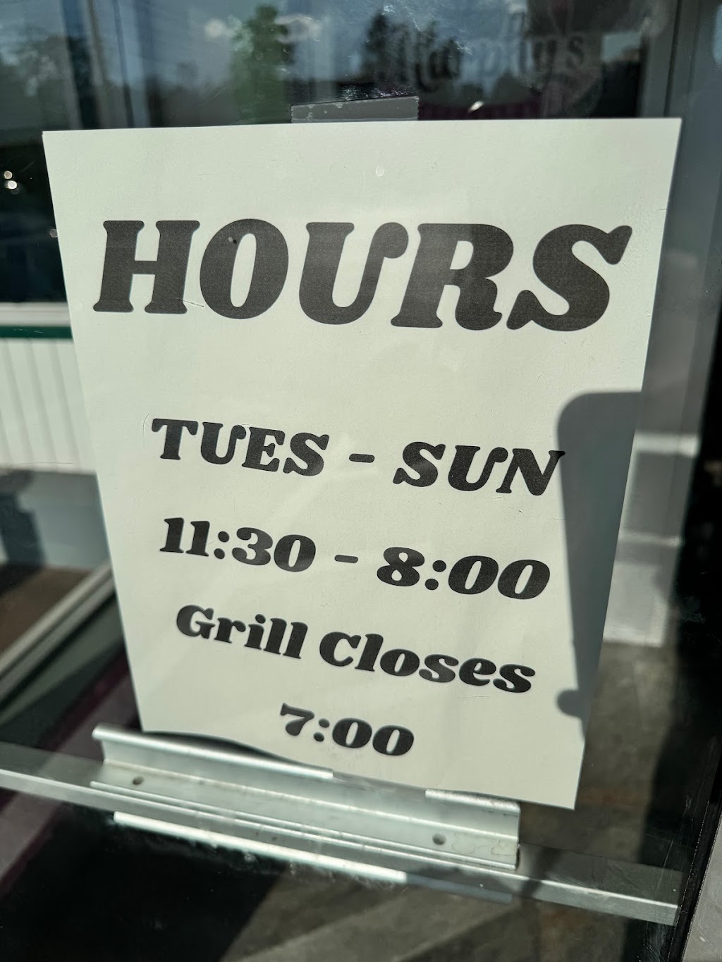 Murphy’s Eats & Treats | restaurant | 911 Edgell Rd, Framingham, MA 01701, USA | 5084347744 OR +1 508-434-7744