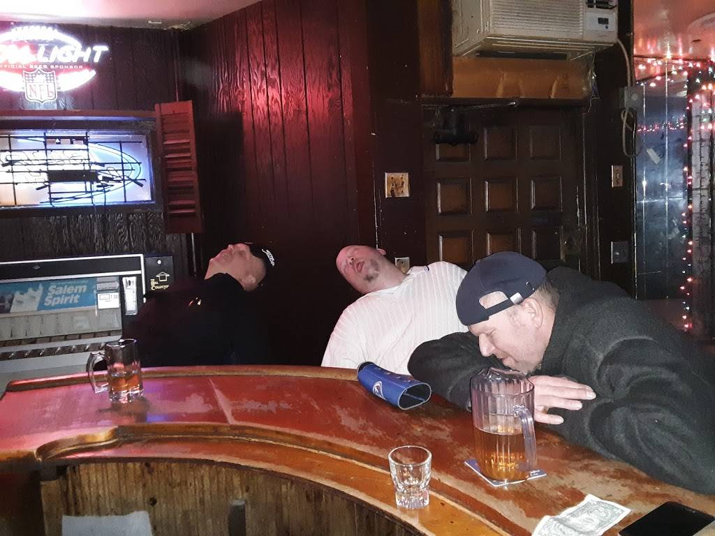 Shamrock Inn | restaurant | 7500 Mentor Ave, Mentor, OH 44060, USA | 4409463111 OR +1 440-946-3111